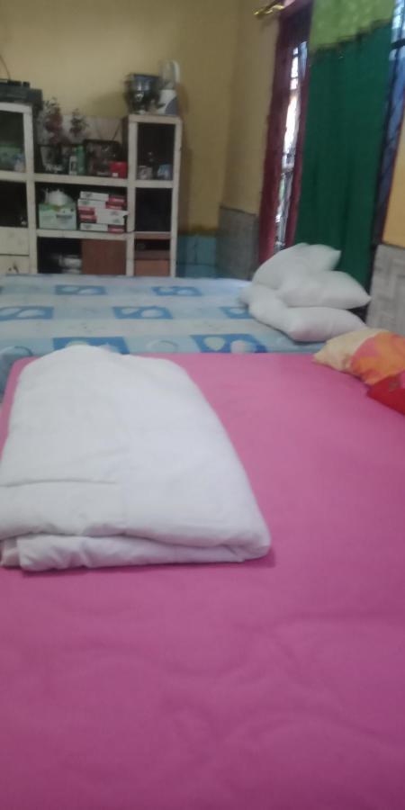Agus Family Homestay Labuan Bajo Buitenkant foto