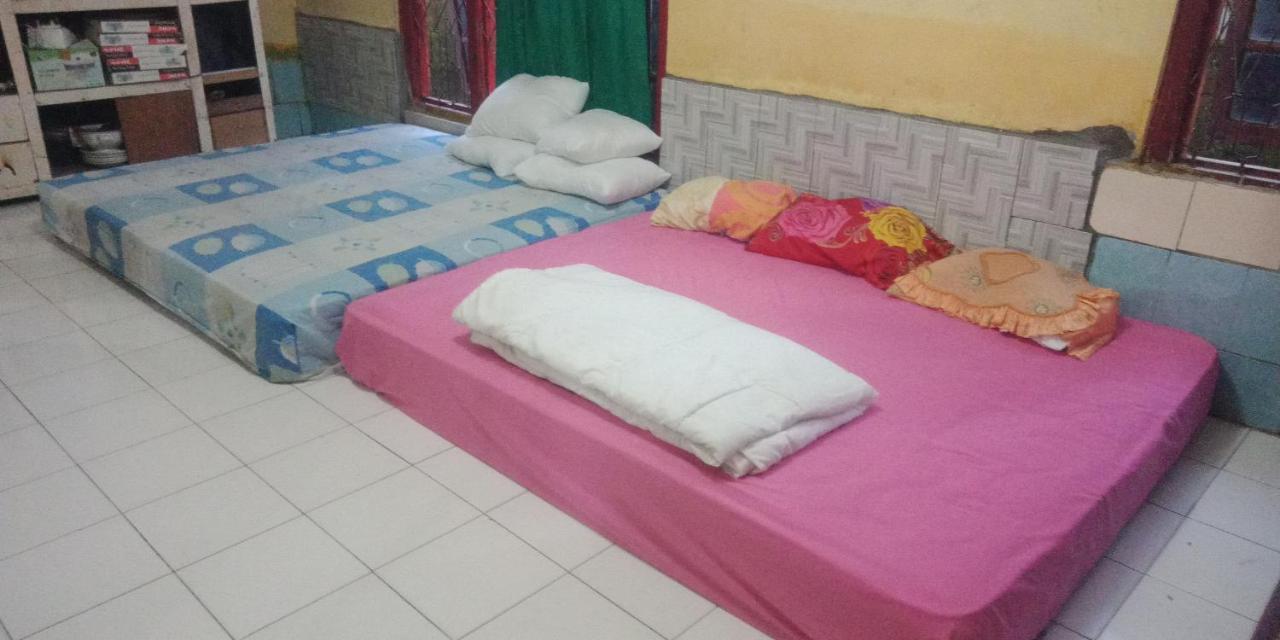 Agus Family Homestay Labuan Bajo Buitenkant foto